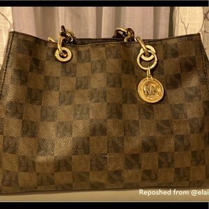 EUC Michael Kors Purse